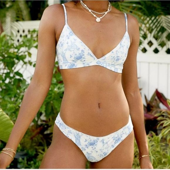 NWT Frankies Bikinis top - Picture 1 of 8